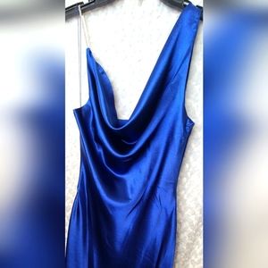 Aidan MATTOX Sleeveless Cowl Neck Gown Size 8 Color Blue